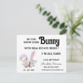 Verwachting bij paastijd of lente in onroerend goe feestdagenkaart (Staand voorkant)