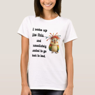 Verwarde Veerbal – Kleurrijke Cartoonvogel T-shirt