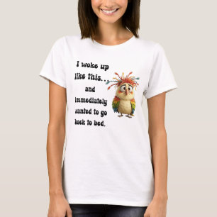 Verwarde Veerbal – Kleurrijke Tekenteldfilm Vogel T-shirt