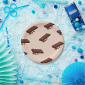 Verwen in Chocolate Bliss met Rond Papier Bord (Feest)