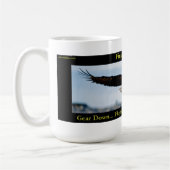 Verwerk. Knippert. Geplodeerd naar Land Bald Eagle Koffiemok (Links)