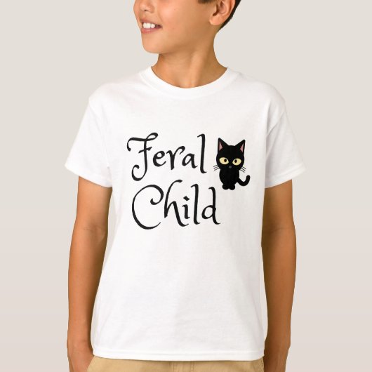 Verwilderd kind met Black Cat Design T-shirt (Voorkant)