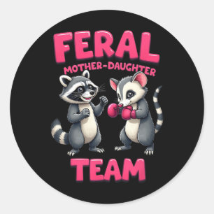 Verwilderde Moeder Dochter Team Funny Raccoon Boxi Ronde Sticker