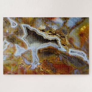 Verzakt hout met kristallen legpuzzel