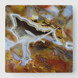 Verzakt hout met kristallen vierkante klok