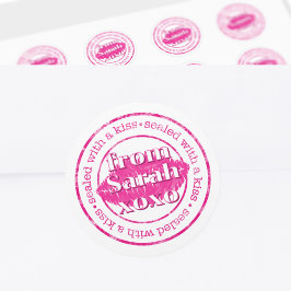 Verzegeld met een Kiss Hot Pink Lips Envelope Seal Ronde Sticker