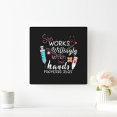 Verzekeringscadeau | Zij werkt willens en wetens Vierkante Klok (Huis)