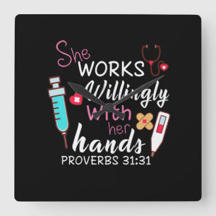 Verzekeringscadeau   Zij werkt willens en wetens Vierkante Klok