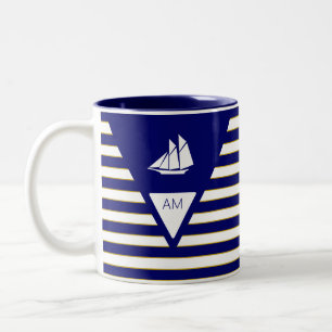 Verzenden en monogram op blauw en witte streping tweekleurige koffiemok