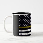 Verzendvlag met dunne gele lijn tweekleurige koffiemok (Links)