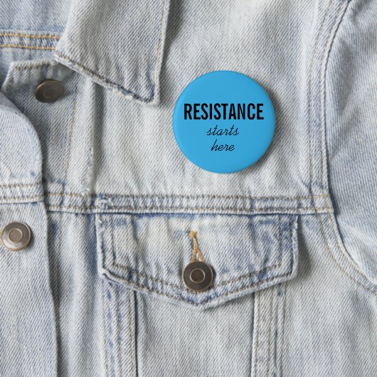 Verzet begint hier, zwarte tekst op blauw Protest Ronde Button 5,7 Cm (In situ)