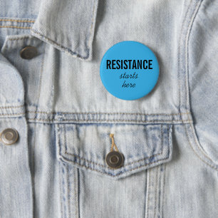Verzet begint hier, zwarte tekst op blauw Protest Ronde Button 5,7 Cm