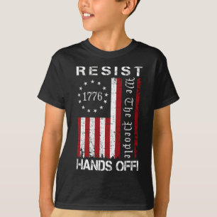 Verzet Handen Af Protesteer Wij Het Volk Vlag Save T-shirt