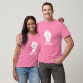 Verzet met vuist - in wit t-shirt (Unisex)