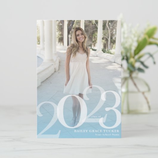 Vet AFSTUDEERDER 2023 Bekleding Licht Blauw Afstud Aankondiging (Staand voorkant)