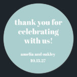 Vet Aqua Blue Retro Custom Wedding Bedankt Ronde Sticker<br><div class="desc">Voeg een speciaal tintje toe aan uw huwelijksgunsten met deze elegante dank-u-stickers. Deze aanpasbare stickers met een zacht aquablauwe achtergrond en een moderne typografie zijn ideaal voor het afdichten van fastbags,  cadeaudozen of enveloppen. Personaliseer met namen en de trouwdatum voor een doordacht afwerkingsdetail dat uw gasten zullen waarderen!</div>