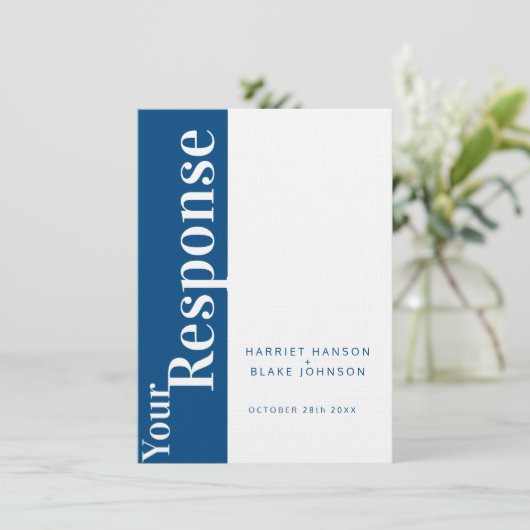 Vet blauw en witte tekst trouwreactie RSVP Kaart (Staand voorkant)