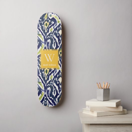 Vet Blauw Geel Abstract Classy Ikat Monogram Persoonlijk Skateboard (Muurkunst)