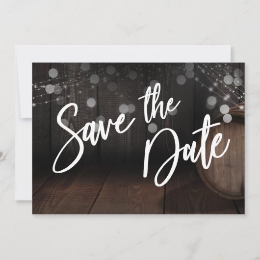 Vet Casual Typografie Brown Wooden Barrel Lights Save The Date (Voorkant)