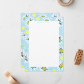 Vet Daisies Pastel Blauw Geel Aangepaste Naam Notitiekaartje (Voorkant / Achterkant in situ)