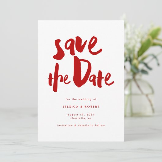 Vet Edgy Modern Red Brush Script Foto bruiloft Save The Date (Staand voorkant)