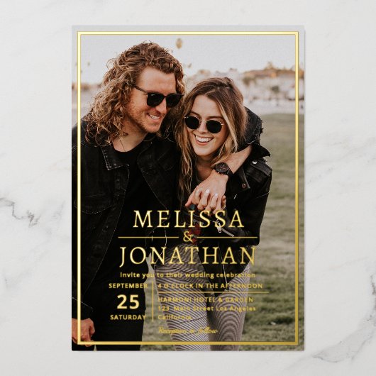 Vet Elegant Goud Rand Script Foto Bruiloft Echt Folie Uitnodiging (Voorkant)