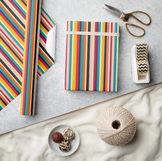 Vet en kleurrijk gestreept inpakpapier (Crafts)