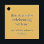 Vet Geel Grijs Custom Schattige Bat Mitzvah Dank u Bedankjes Labels<br><div class="desc">Deze gepersonaliseerde Bat Mitswa-favorietentag is ontworpen in een gewaagd mosterdgeel met minimalistische grijze typografie, die een moderne en stijlvolle touch geeft aan de herinneringen aan evenementen. Met een oprecht "bedankt voor het vieren met ons!" bericht, wordt het label verder aangepast met de naam van de Bat Mitswa-celebrant en de evenementdatum....</div>