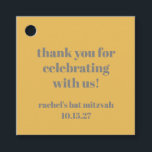 Vet Geel Grijs Custom Schattige Bat Mitzvah Dank u Bedankjes Labels<br><div class="desc">Deze gepersonaliseerde Bat Mitswa-favorietentag is ontworpen in een gewaagd mosterdgeel met minimalistische grijze typografie, die een moderne en stijlvolle touch geeft aan de herinneringen aan evenementen. Met een oprecht "bedankt voor het vieren met ons!" bericht, wordt het label verder aangepast met de naam van de Bat Mitswa-celebrant en de evenementdatum....</div>