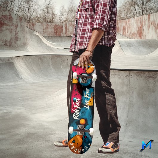 Vet Geometrische Pop Art - Ride Fast, Live Free Persoonlijk Skateboard