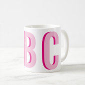 Vet gestapeld roze 3 letter monogram koffiemok (Voorkant rechts)
