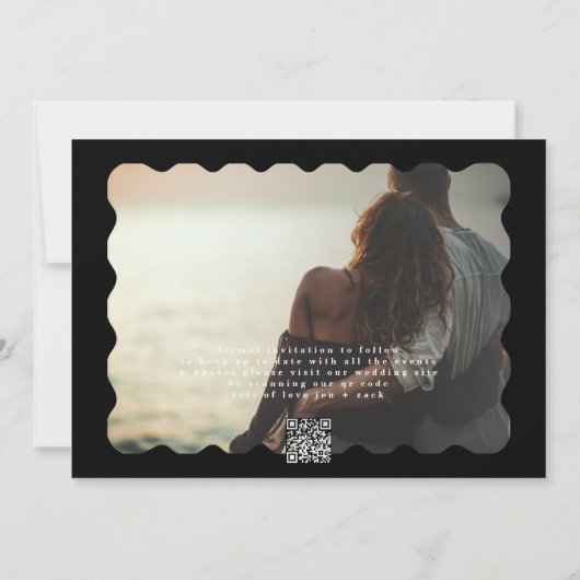 Vet golvende rand wit zwart QR code foto Save The Date (Achterkant)