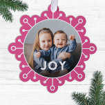 Vet Kleurrijke Sneeuwvlok Vreugde Foto Kerstmis Ornament Kaart<br><div class="desc">Stuur unieke vakantiegroeten met deze leuke foto kerstkaarten die verdubbelen als ornamenten of grote cadeau labels! Ze hebben een eenvoudig ontwerp met een sneeuwvlok, moderne typografie die JOY leest en een cirkelvormig fotosjabloon op een felroze achtergrond. Met een donker verloop over de onderkant van uw foto kan de tekst opvallen....</div>