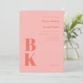 Vet Modern Koraal met Roze Monogram Trouwen Kaart (Staand voorkant)