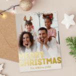 Vet Modern Verticaal Foto Vrolijk Kerstmis Goud Folie Feestdagen Briefkaart<br><div class="desc">Stuur dit vakantieseizoen hartelijke wensen met deze bijzondere en schattige, gedurfde vertikale foto Merry Christmas gold folie vakantie briefkaart. Het eenvoudige en minimalistische ontwerp bevat boho-geïnspireerde elementen in gouden folie. Vier de feestelijke geest van december, dit ontwerp brengt een vrolijke en leuke touch aan elke gelegenheid. De gouden seizoenskleuren en...</div>