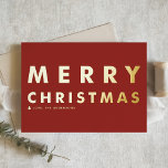 Vet Moderne Typografie Rood Vrolijk Kerstfeest Folie Wenskaart<br><div class="desc">Stuur familie en vrienden uw kerstgroeten met deze aanpasbare zwarte en gouden kerstkaart. Het toont een gedurfde typografie. Personaliseer door uw gegevens toe te voegen. Deze gouden folie kerstkaart is verkrijgbaar in andere folie kleuren en cardstock.</div>