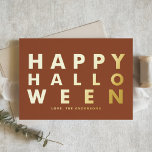 Vet Moderne Typografie Terracotta Happy Halloween Folie Feestdagenkaart<br><div class="desc">Stuur familie en vrienden uw Halloween groeten met deze aanpasbare terracotta en gouden Happy Halloween kaart. Het toont een gedurfde typografie. Personaliseer door uw gegevens toe te voegen. Deze gouden folie Halloween kaart is verkrijgbaar in andere folie kleuren en cardstock.</div>