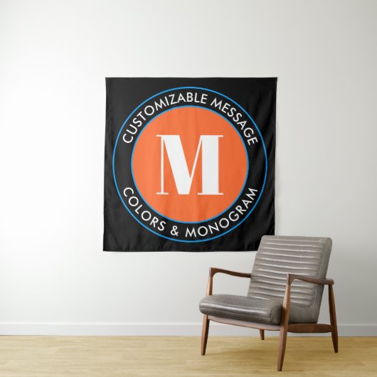 Vet monogram en tekst | Zwart wit Oranje en blauw Wandkleed (In situ)