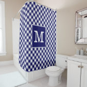 Vet Monogram Marine Blauw en Wit Gingham Patroon Douchegordijn (In situ)