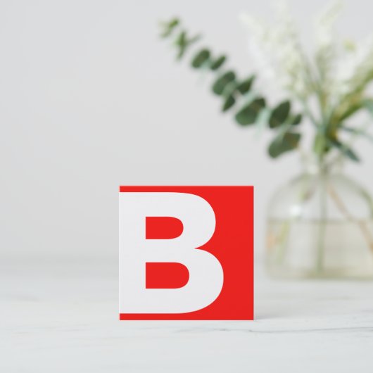 Vet rood modern professioneel monogram vierkante visitekaartje (Staand voorkant)