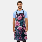 Vet Roze Bloemen met Blauw & Zwart Schort (Gedragen)