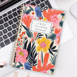 Vet Roze Geel Bloempatroon Gepersonaliseerd 2025 Planner<br><div class="desc">Personaliseer deze planner met jouw naam in zwarte cursief omlijst door een witte rechthoek,  op een gedurfd,  kleurrijk patroon van roze,  geel en oranje bloemen op een beige achtergrond.</div>