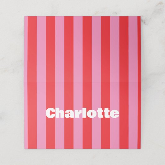 Vet Typografie, Roze en Rode Bruiloft Plaatskaartje (Buitenkant ongevouwen)