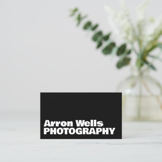 Vet Typografie Zwart-wit Moderne QR-code Visitekaartje (Staand voorkant)