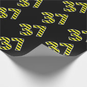 Vet, zwart & geel Strepen 37 Event # (Verjaardag) Cadeaupapier (Hoek)