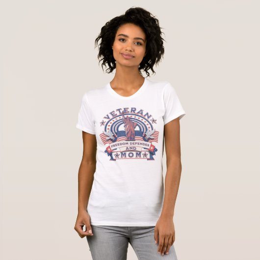 Veteraan Freedom Defender en Mom - Amerikaanse tro T-shirt (Voorkant volledig)