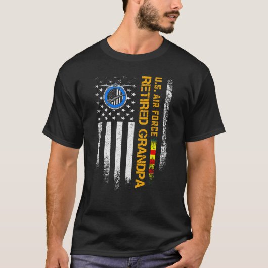  Veteraan in ruste door de Amerikaanse Vlaggenluch T-shirt (Voorkant)