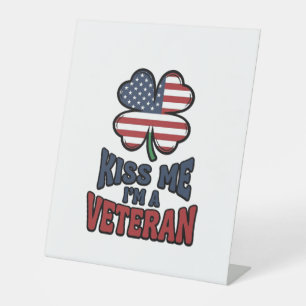 Veteraan Kus Me Patriottische Klaver Vintage T-shi Reclamebord Met Voetstuk