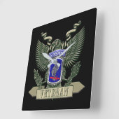 Veteraan van de 173rd Airborne Brigade Vierkante Klok (Hoek)