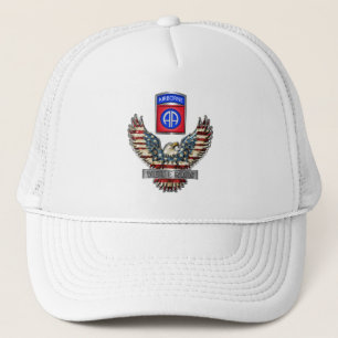 Veteraan van de 82e Luchtlandingsdivisie Trucker Pet